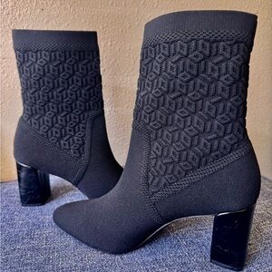 IMPO KNIT BOOTIE. SIZE 9. POINTED TOE, MEMORY FOAM, BLOCK HEEL, PULL ON BOOTS.